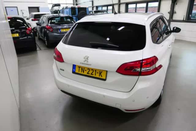 Peugeot 308 (2018) thumbnail 5