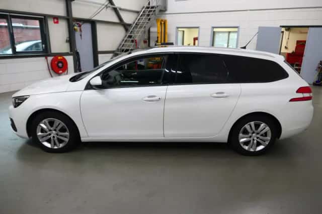 Peugeot 308 (2018) thumbnail 6