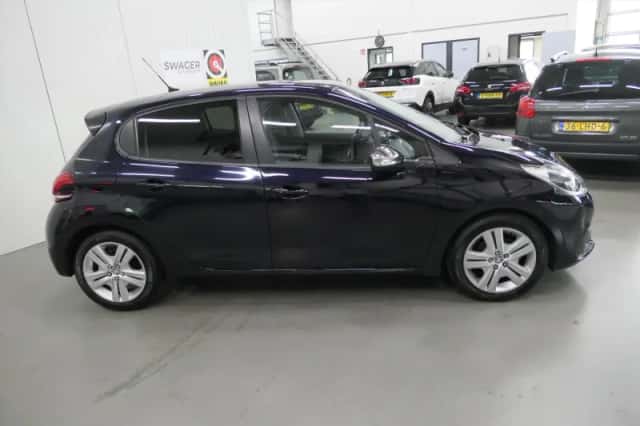 Peugeot 208 (2019) thumbnail 3