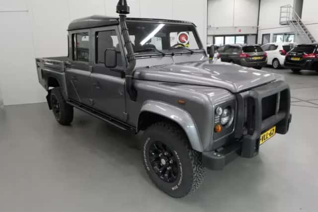 Land Rover Defender (2011) thumbnail 2