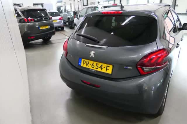 Peugeot 208 (2017) thumbnail 5