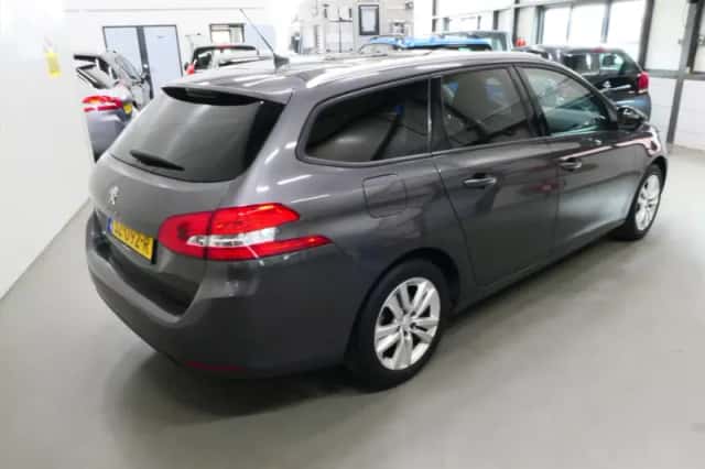 Peugeot  (2018) thumbnail 4
