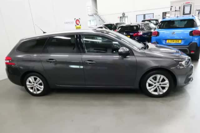 Peugeot 308 (2018) thumbnail 3