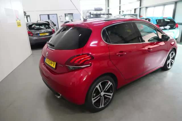 Peugeot 208 (2018) thumbnail 4
