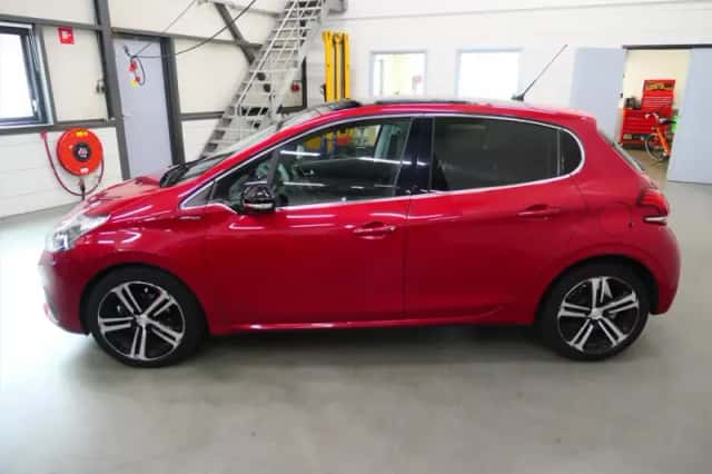 Peugeot 208 (2018) thumbnail 6