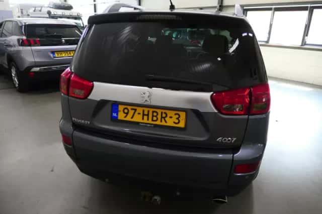 Peugeot 4007 (2008) thumbnail 5