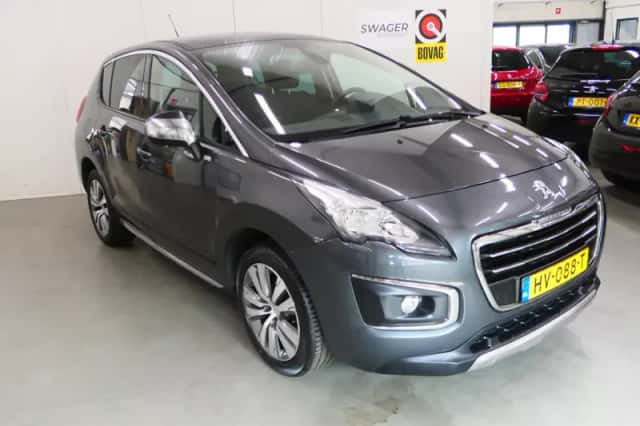 Peugeot 3008 (2016) thumbnail 2