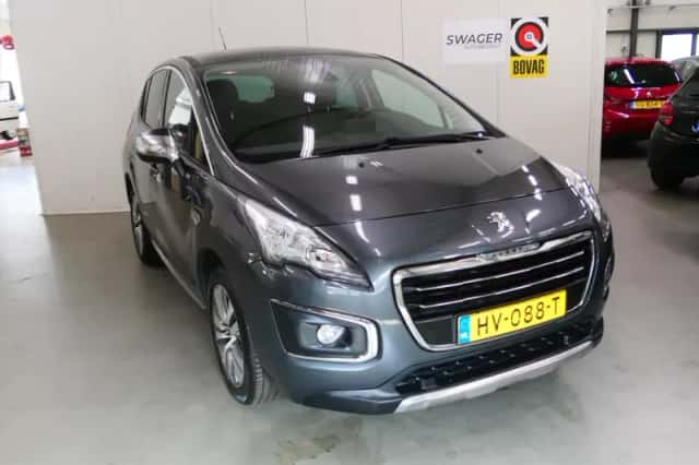 Peugeot 3008 (2016) thumbnail 1
