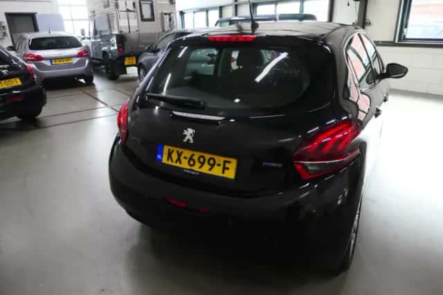 Peugeot 208 (2016) thumbnail 5