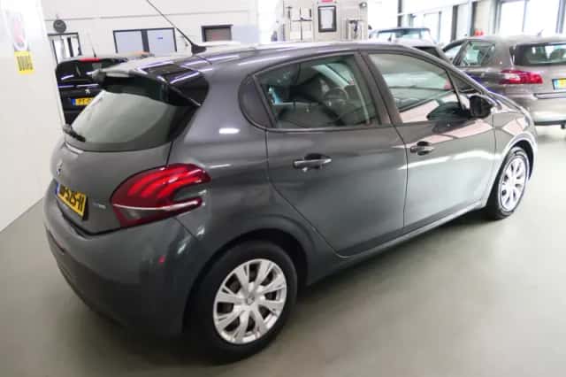 Peugeot 208 (2016) thumbnail 4