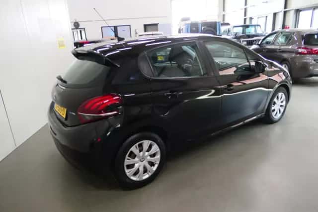 Peugeot 208 (2016) thumbnail 4