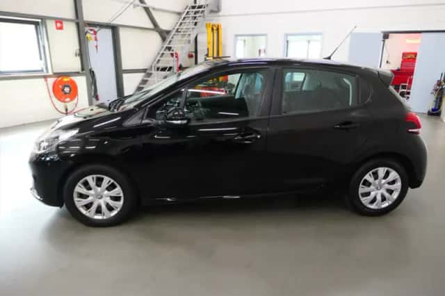 Peugeot 208 (2016) thumbnail 6