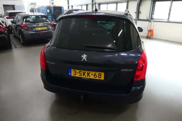 Peugeot 308 (2013) thumbnail 4