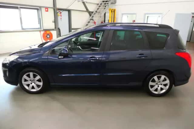 Peugeot 308 (2013) thumbnail 5