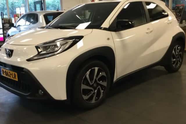 Toyota Aygo (2022) thumbnail 1