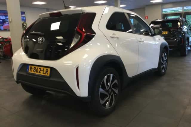 Toyota Aygo (2022) thumbnail 4
