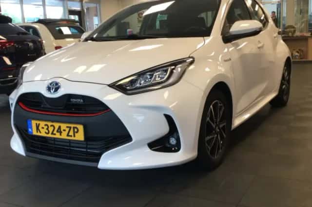 Toyota Yaris (2021) thumbnail 1