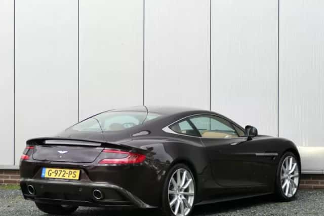Aston Martin Vanquish (2013) thumbnail 2