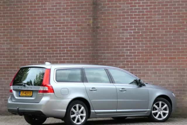Volvo V70 (2016) thumbnail 2