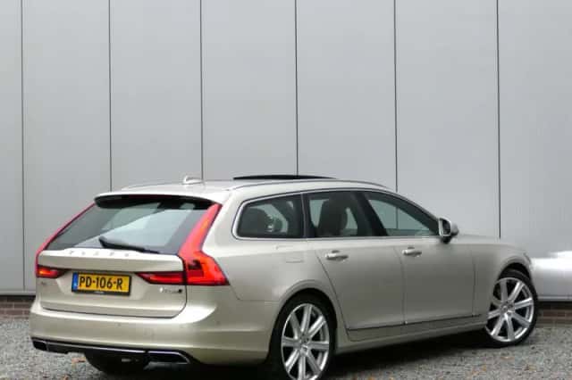 Volvo V90 (2016) thumbnail 2
