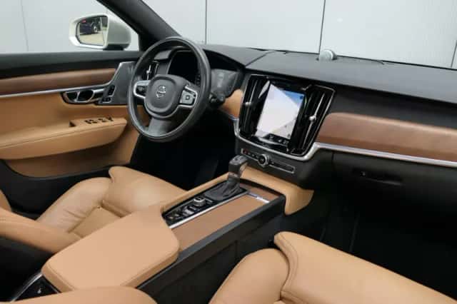 Volvo V90 (2016) thumbnail 3