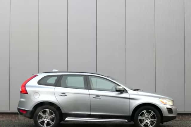 Volvo XC60 (2010) thumbnail 6