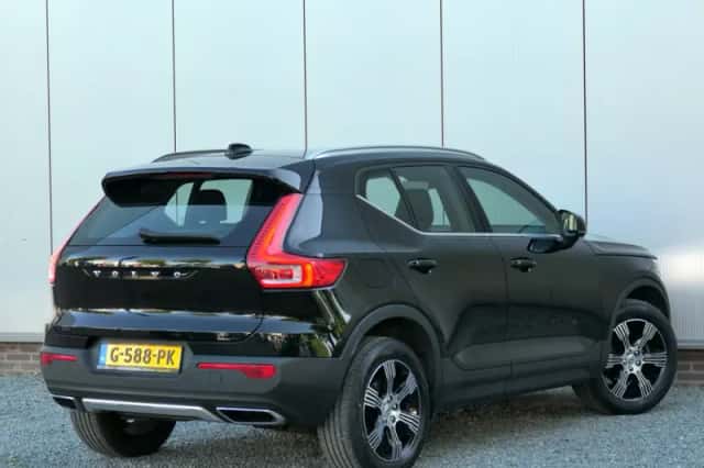 Volvo XC40 (2019) thumbnail 2