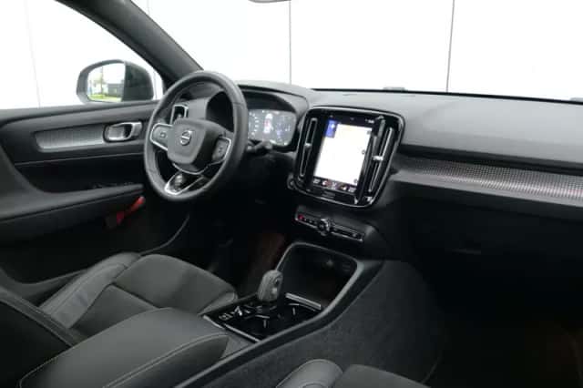 Volvo XC40 (2021) thumbnail 3