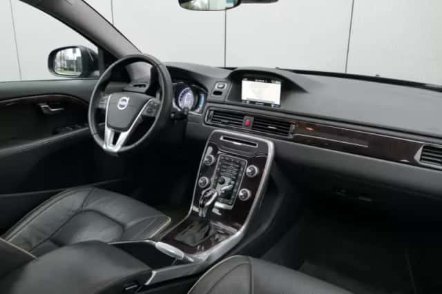 Volvo V70 (2016) thumbnail 3