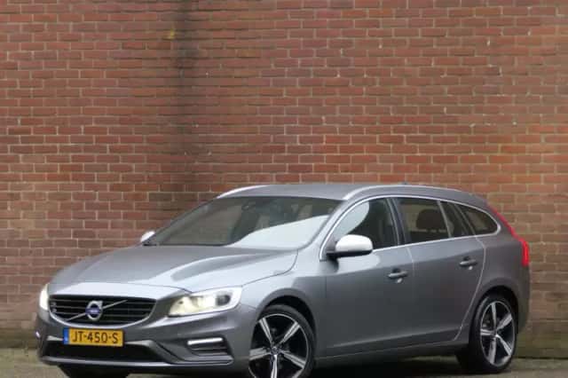 Volvo V60 (2016) thumbnail 1
