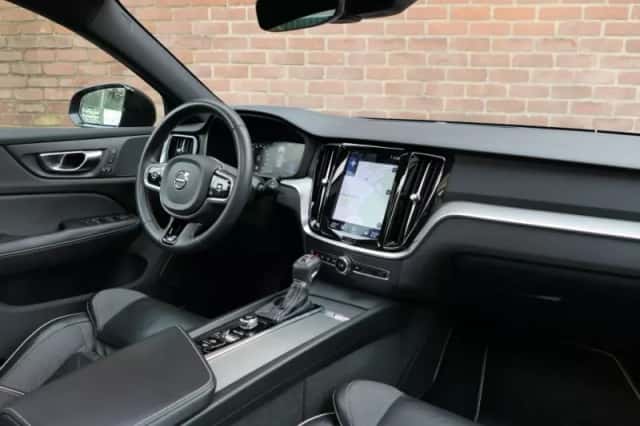Volvo V60 (2020) thumbnail 3