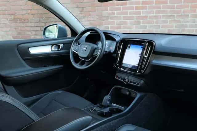 Volvo XC40 (2019) thumbnail 3