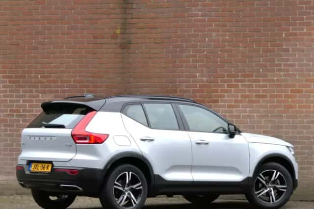 Volvo XC40 (2019) thumbnail 2
