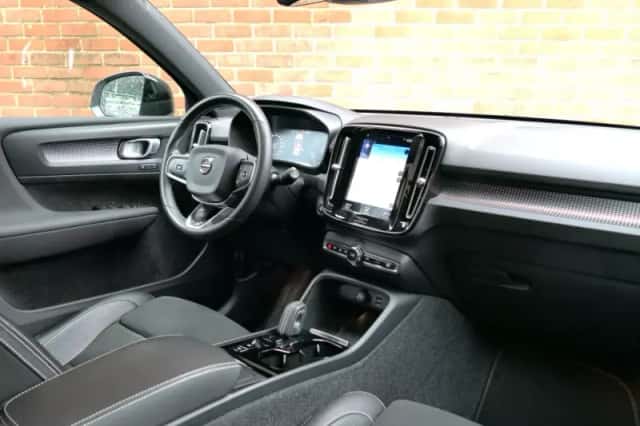 Volvo XC40 (2019) thumbnail 3