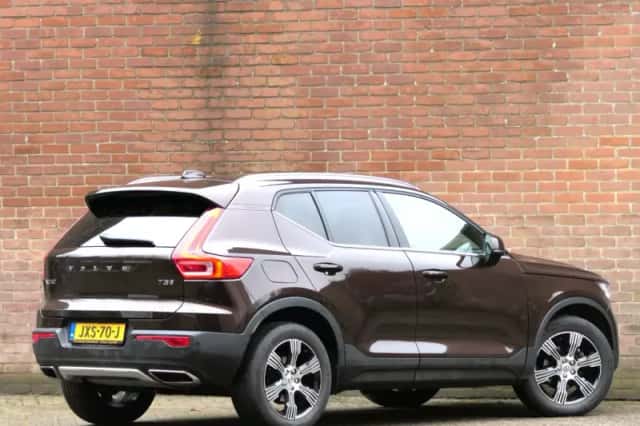 Volvo XC40 (2020) thumbnail 2