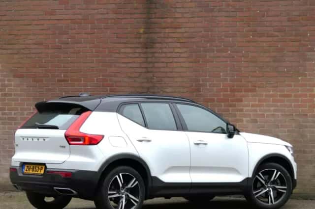 Volvo XC40 (2019) thumbnail 2