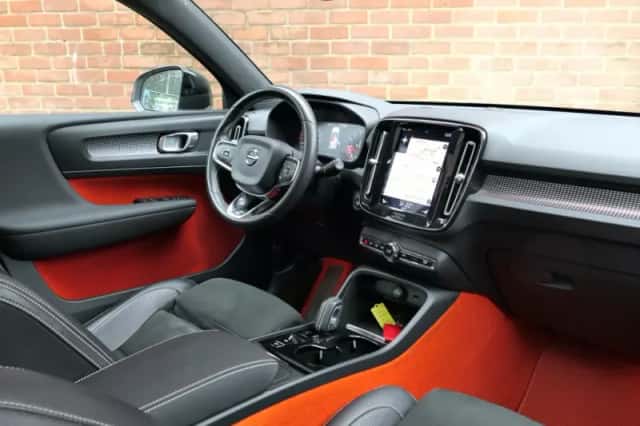 Volvo XC40 (2019) thumbnail 3