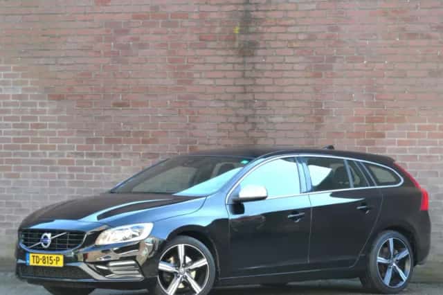 Volvo V60 (2018) thumbnail 1