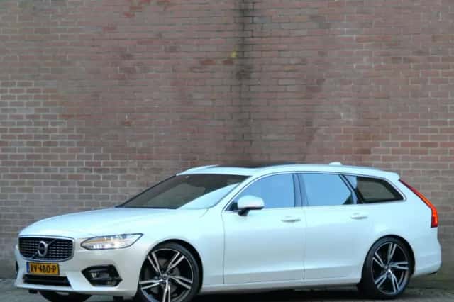 Volvo V90 (2018) thumbnail 1