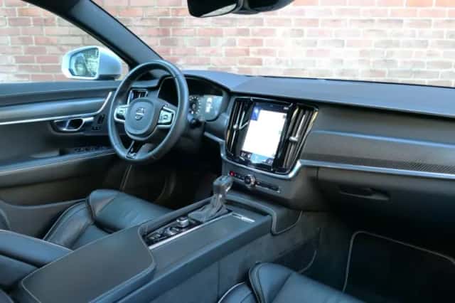 Volvo V90 (2018) thumbnail 3