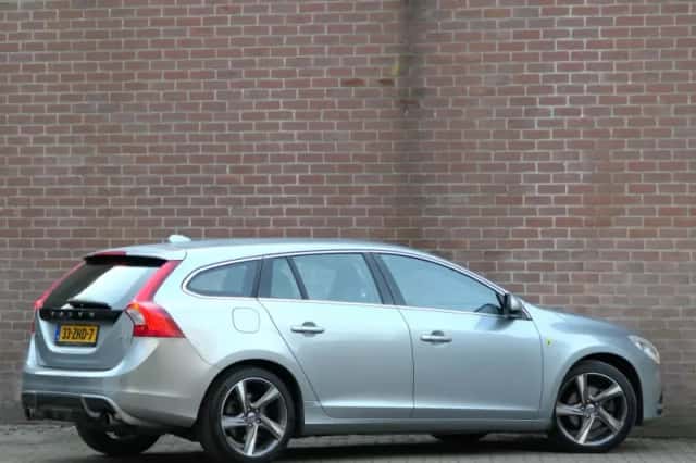 Volvo V60 (2012) thumbnail 2