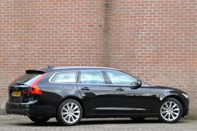 Volvo V90 (2018) thumbnail 2