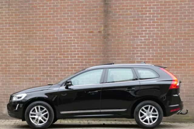 Volvo XC60 (2017) thumbnail 5