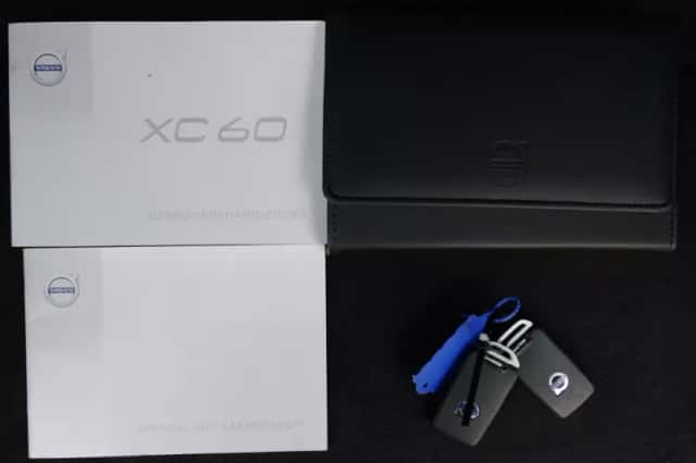 Volvo XC60 (2016) thumbnail 4