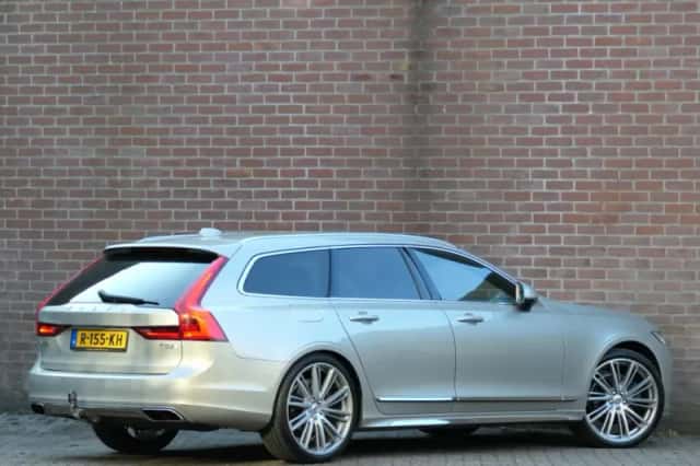 Volvo V90 (2016) thumbnail 2