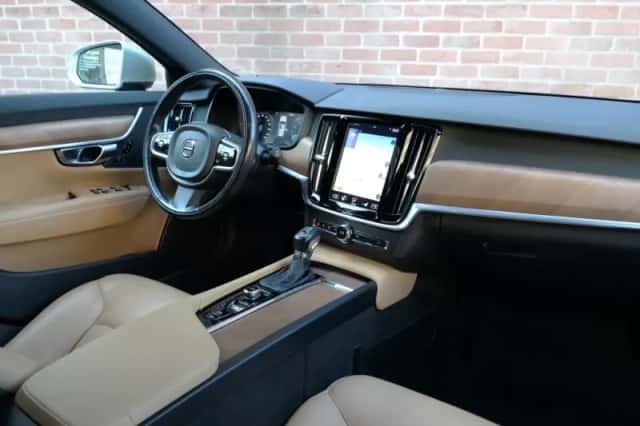 Volvo V90 (2016) thumbnail 3