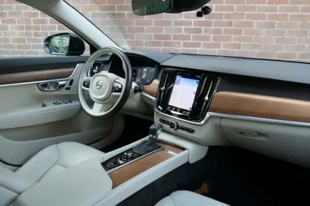 Volvo V90 (2016) thumbnail 3