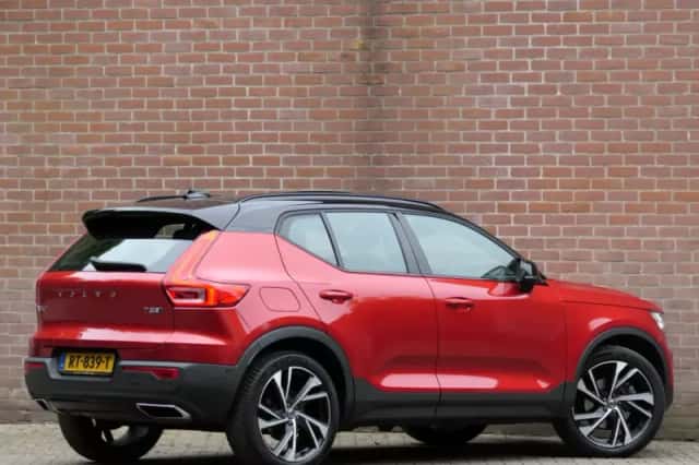Volvo XC40 (2018) thumbnail 2