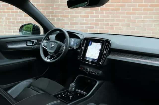 Volvo XC40 (2018) thumbnail 3