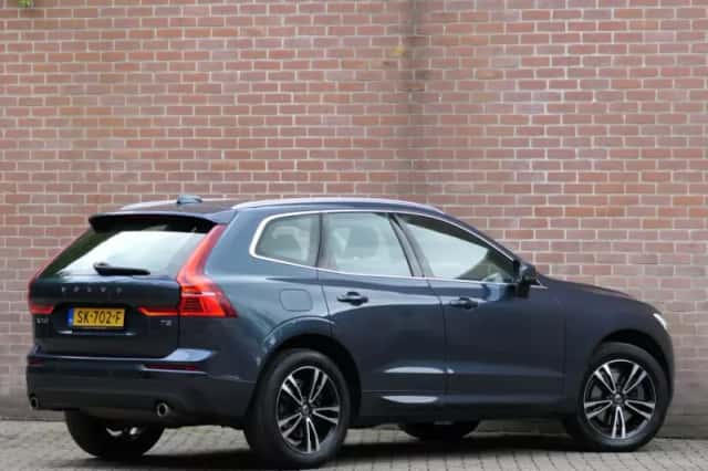 Volvo XC60 (2018) thumbnail 2